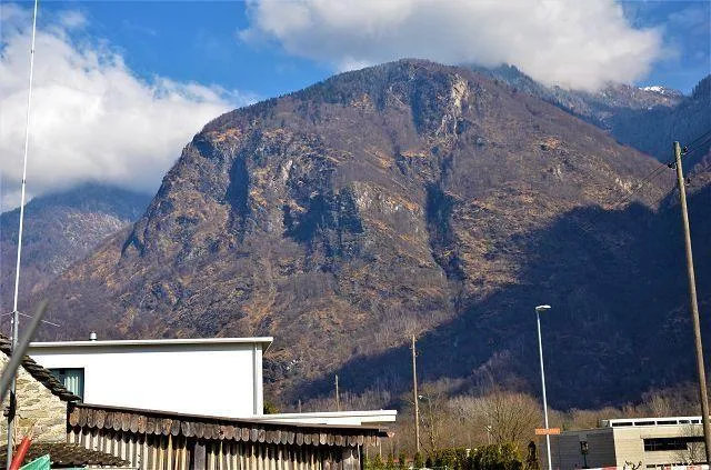 2 rustici da rinnovare con progetto in una posizione soleggiata e t... – Foto 21 von 22