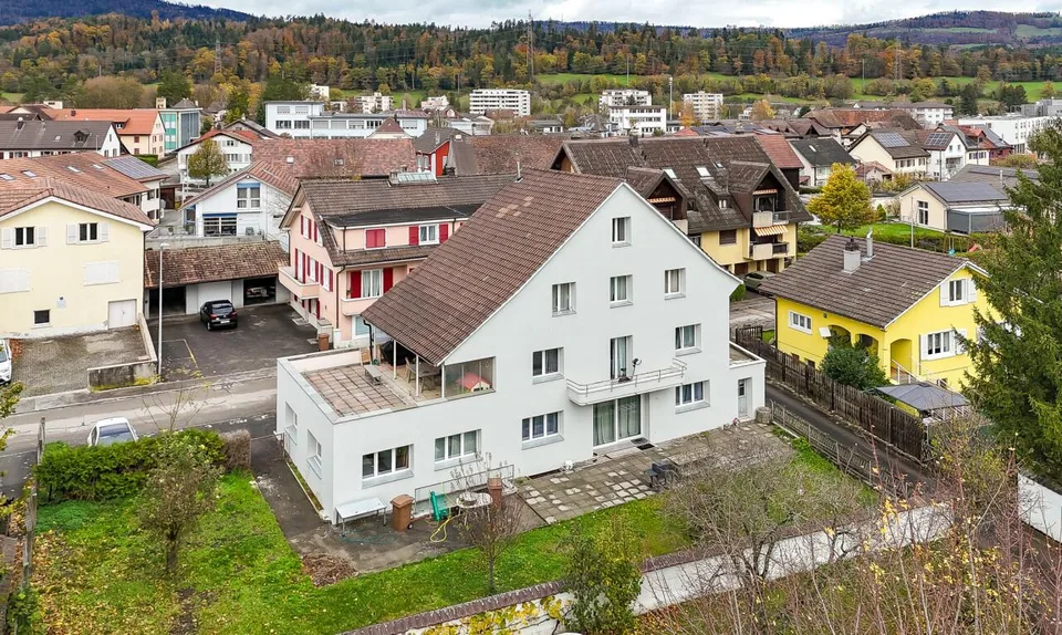 Immeuble avec excellent Rendement Entièrement Rénové  !