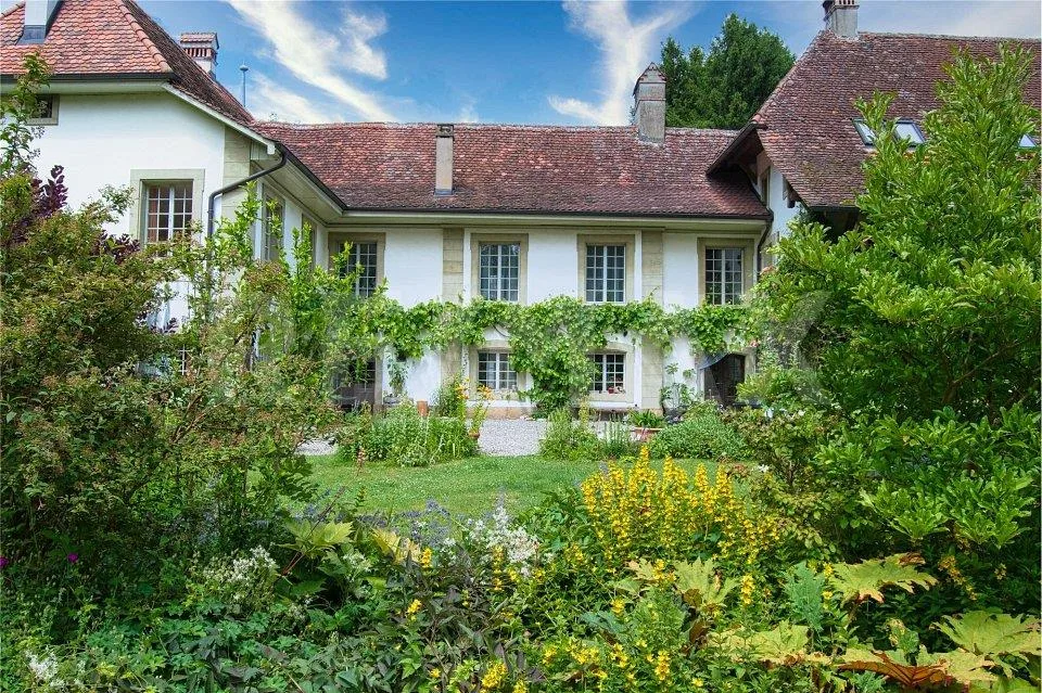 Domaine historique avec parc idyllique et terrain spacieux