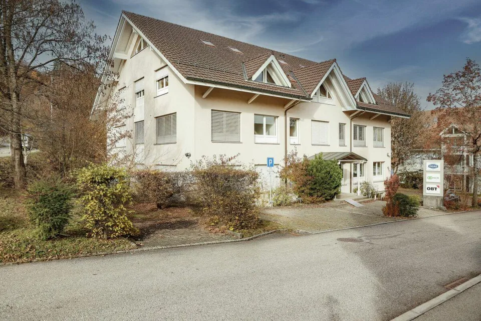 Gewerbeliegenschaft in Oberwangen