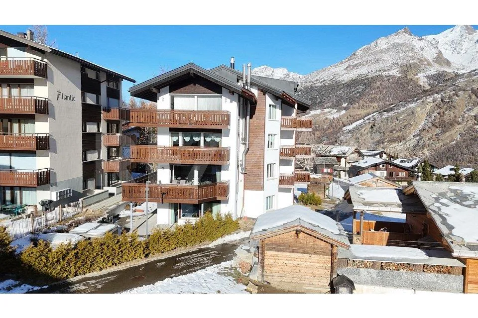 Luxury Holiday Apartment in Saas-Fee: Alpine & Modern
