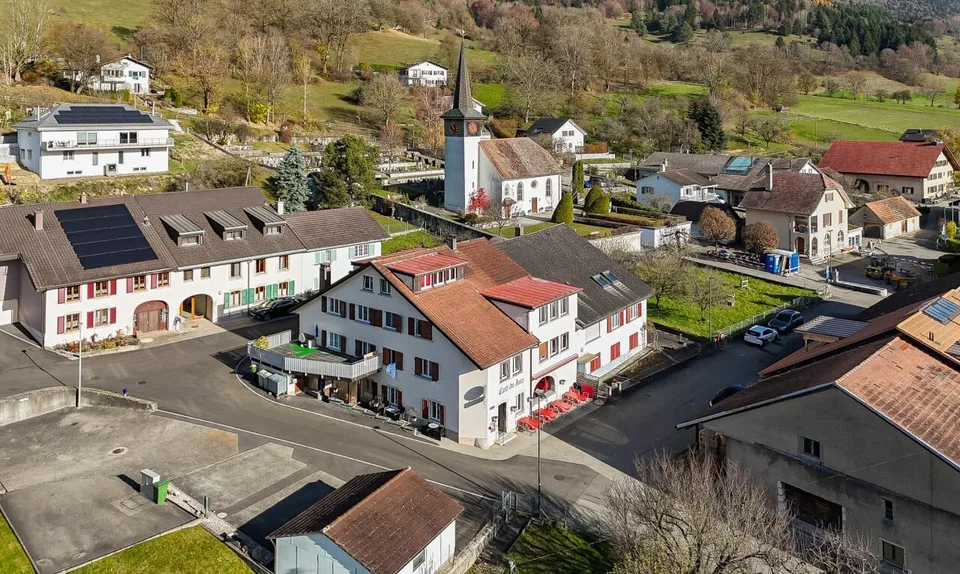 Immeuble mixte à Péry
