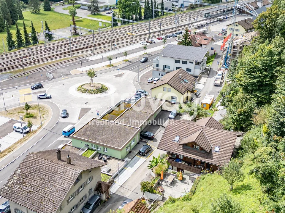 Zentrale Wohn- und Gewerbeimmobilie