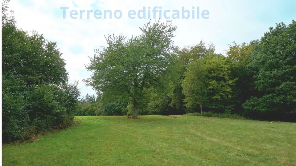 Bel terreno edificabile in zona residenziale