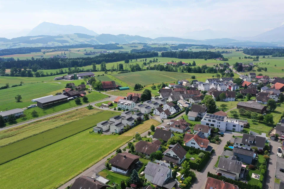 Freistehendes Einfamilienhaus (Neubau) nur 20 Minuten von Zug entfernt