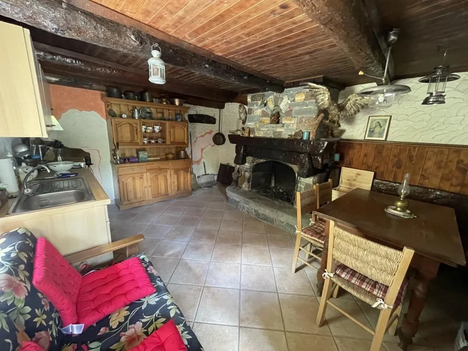 zwei schöne Rustici mit Garten und Aussicht / due rustici con giard...