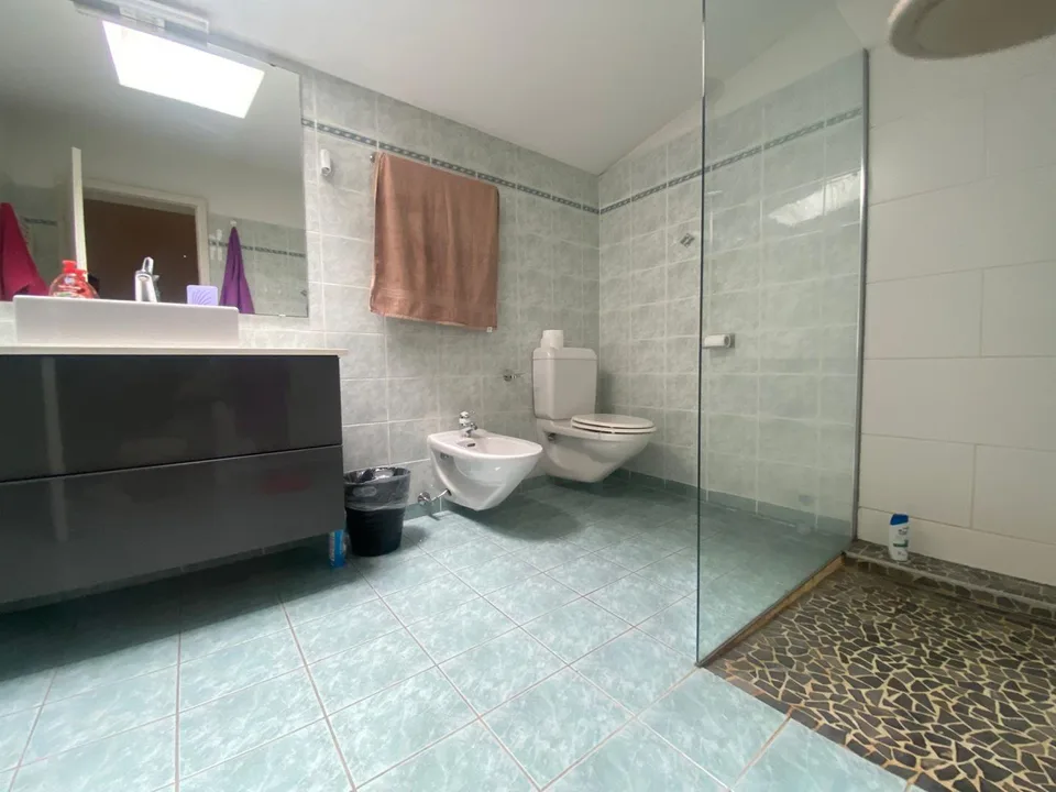 2-Familienhaus mit 6 1/2- und 2 1/2-Zimmer-Wohnungen / casa bifamil... – Foto 14 von 16