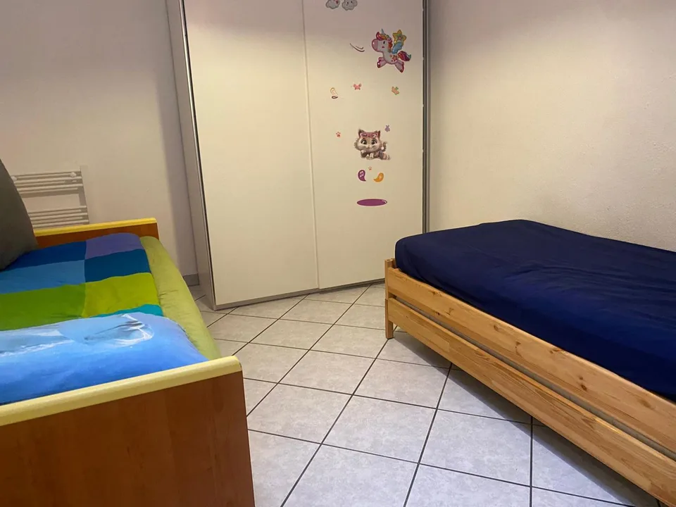 2-Familienhaus mit 6 1/2- und 2 1/2-Zimmer-Wohnungen / casa bifamil... – Foto 10 von 16