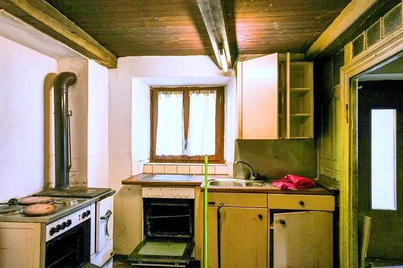 4-Zimmer-Hausteil an sehr ruhiger, sonniger Aussichtslage / casa ge...