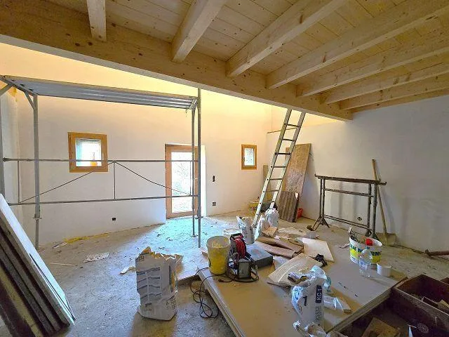 4-Zimmer-Rustico zum fertig Ausbauen mit 5 ha Land / Rustico ei 4 l...