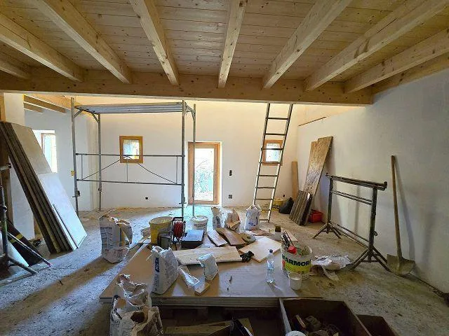 4-Zimmer-Rustico zum fertig Ausbauen mit 5 ha Land / Rustico ei 4 l...