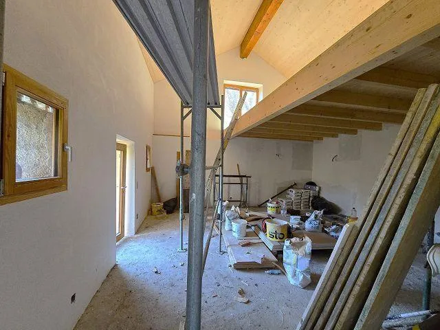4-Zimmer-Rustico zum fertig Ausbauen mit 5 ha Land / Rustico ei 4 l...