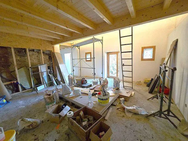 4-Zimmer-Rustico zum fertig Ausbauen mit 5 ha Land / Rustico ei 4 l...