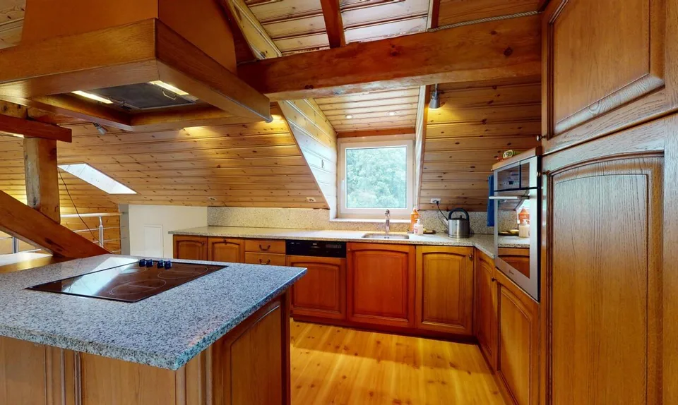 Exclusivité: Maison familiale de 2 appartements et un studio à Salvan