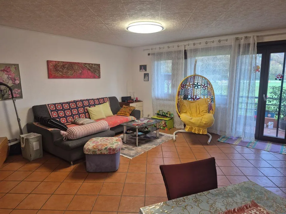Helle 4.5-Zimmer-Wohnung mit privatem Garten in St. Antonino