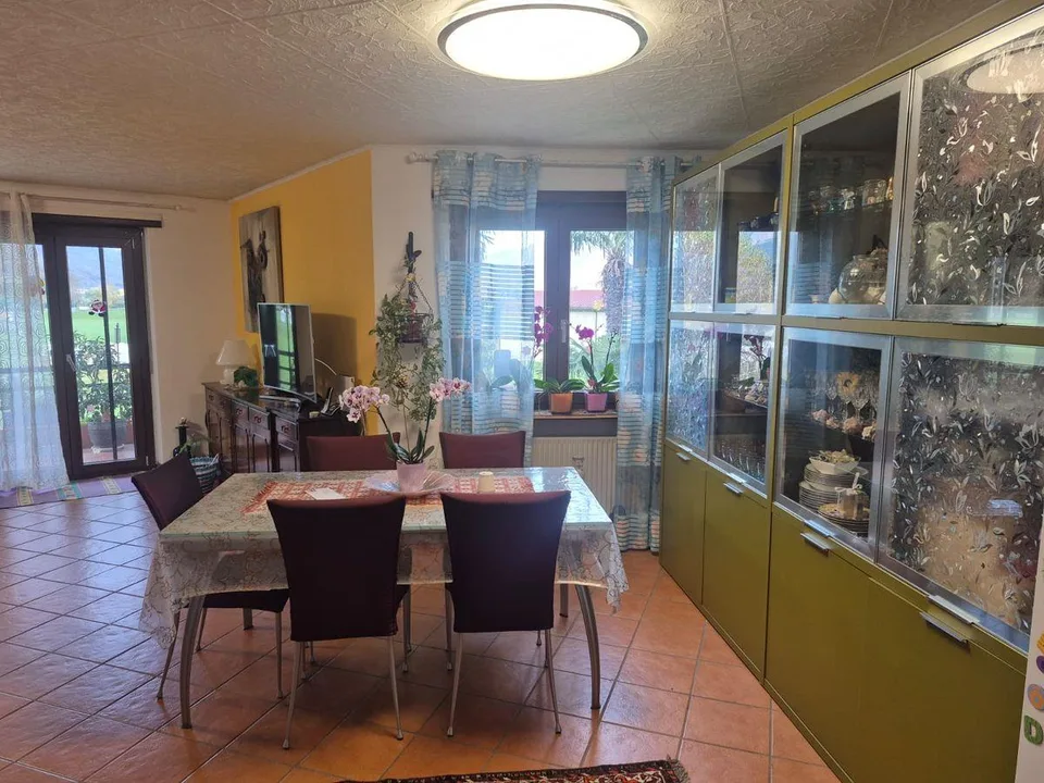 Helle 4.5-Zimmer-Wohnung mit privatem Garten in St. Antonino