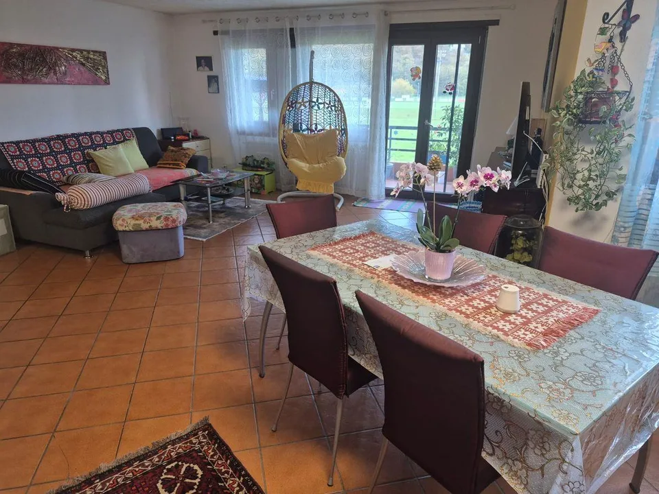 Helle 4.5-Zimmer-Wohnung mit privatem Garten in St. Antonino