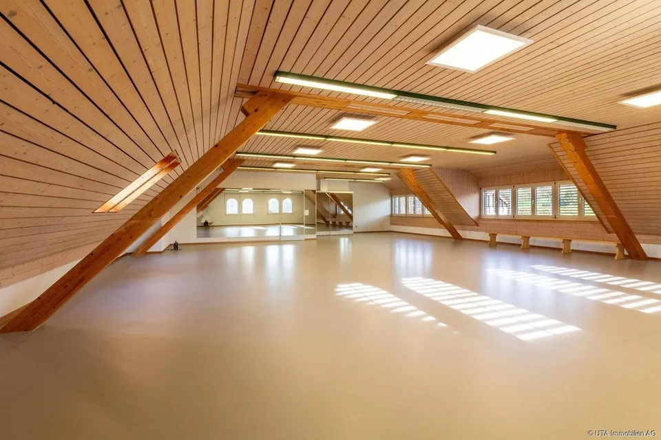 Büro- / Gewerberaum im Zentrum von Hausen