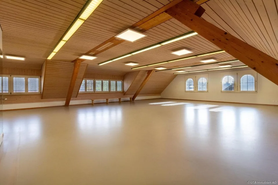 Büro- / Gewerberaum im Zentrum von Hausen