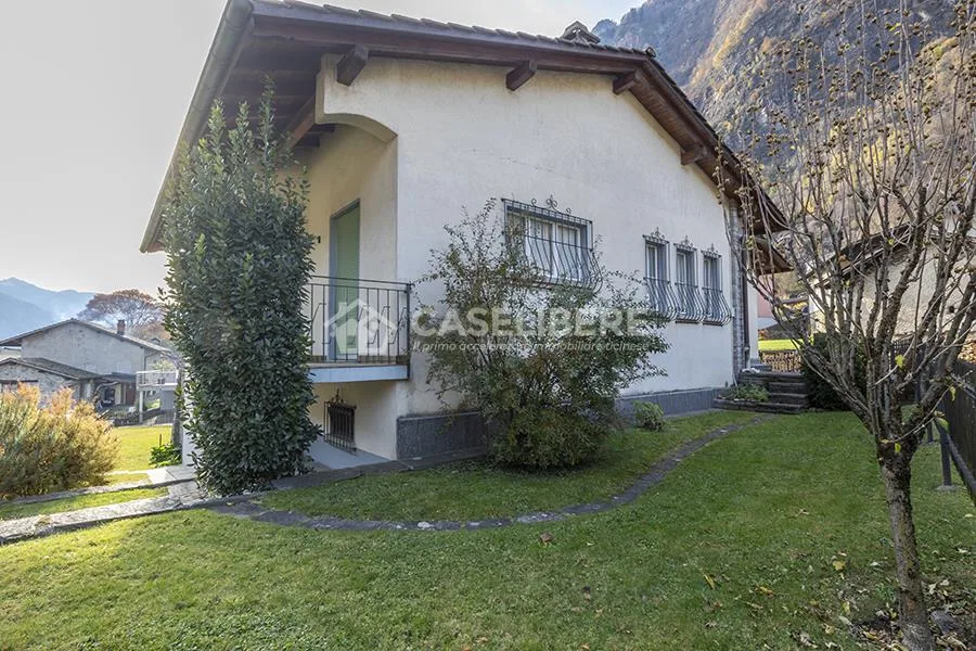 CASA UNIFAMILIARE CON GIARDINO A LOSTALLO