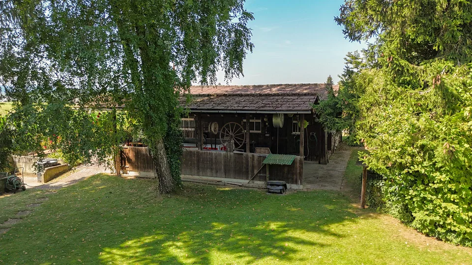 Anwesen mit parkähnlichem Garten an einzigartiger Lage – photo 16 of 19