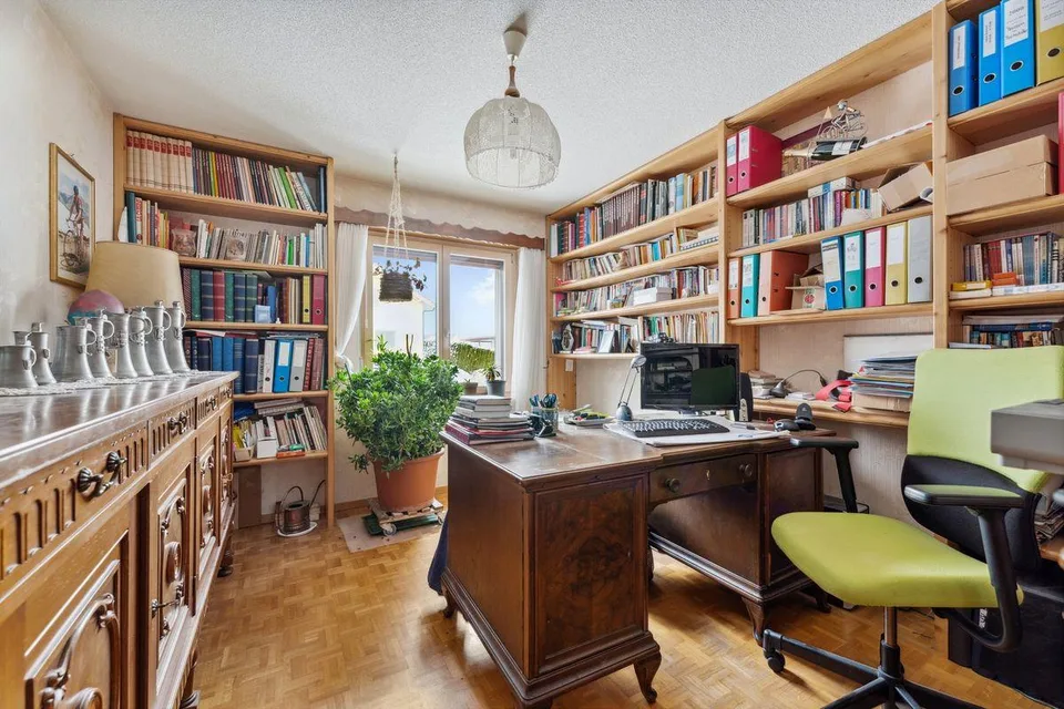"Avec droit d'habitation" Bel appartement avec terrasse à l'entrée ...