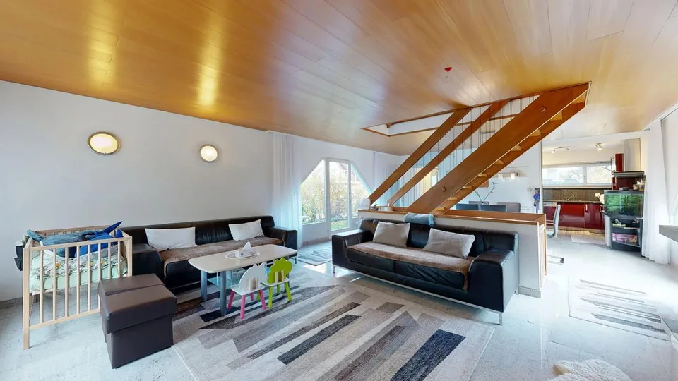 Freistehendes 5.5-Zimmer-Einfamilienhaus mit Cheminée und Hobbyraum