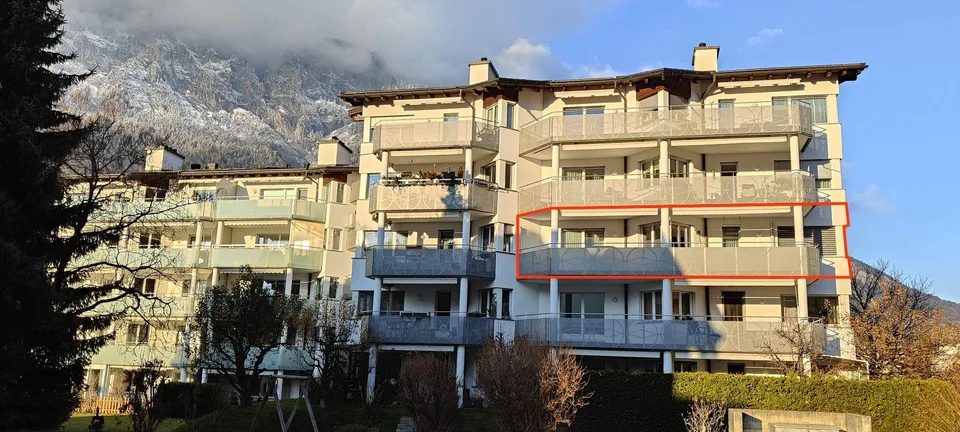 sehr schöne, grosszügige 5 1/2-Zimmerwohnung (mit Büro möglich)