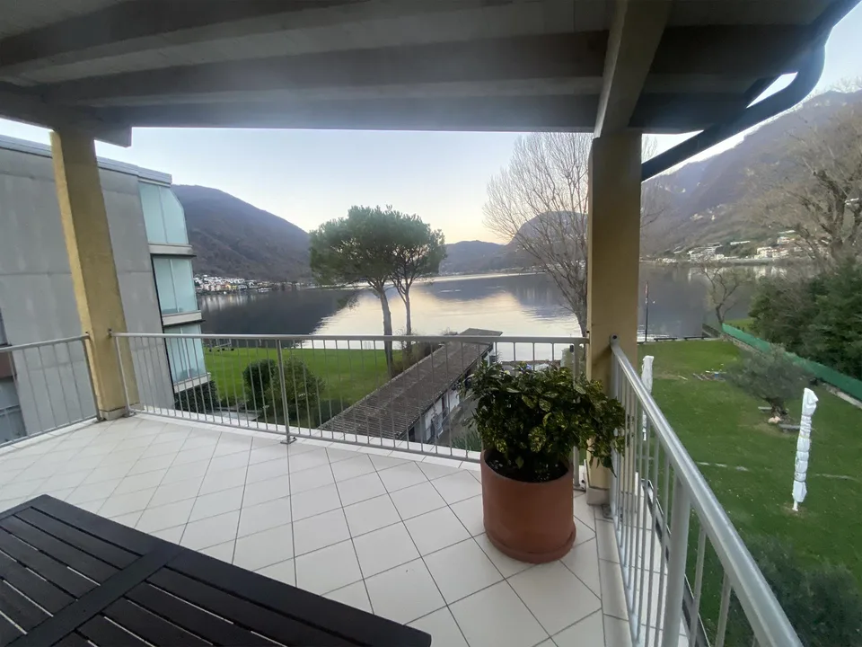 Capolago Attico vista lago