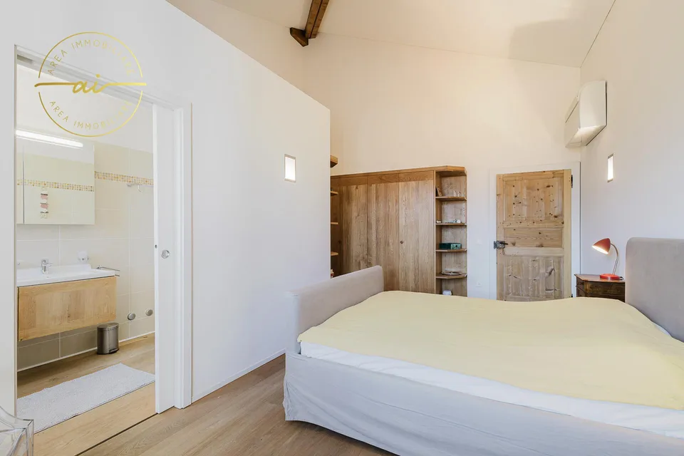 PRESTIGIOSO EDIFICIO CON 3 UNITÁ ABITATIVE INDIPENDENTI