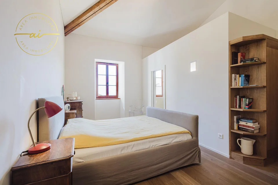 PRESTIGIOSO EDIFICIO CON 3 UNITÁ ABITATIVE INDIPENDENTI
