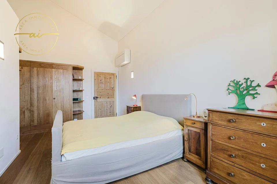PRESTIGIOSO EDIFICIO CON 3 UNITÁ ABITATIVE INDIPENDENTI