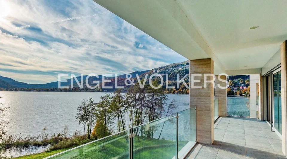Prestigevolle Residenz direkt am See