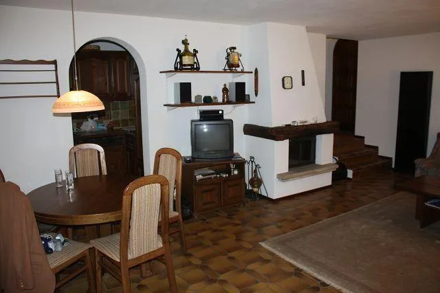 2 1/2-Zimmer-Wohnung mit Terrassen und Hallenbad