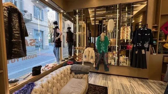 Elegante locale commerciale nel cuore di Lugano – Foto 7 von 8