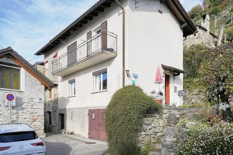 3 1/2-Zimmer-Einfamilienhaus an sehr sonniger, ruhiger Aussichrtsla...