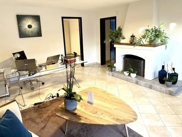 Landhaus mit 2 Wohnungen an Alleinlage mit viel Land / villa con 2 ... – Foto 18 von 30