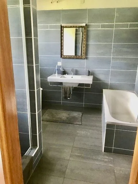 Landhaus mit 2 Wohnungen an Alleinlage mit viel Land / villa con 2 ... – Foto 30 von 30
