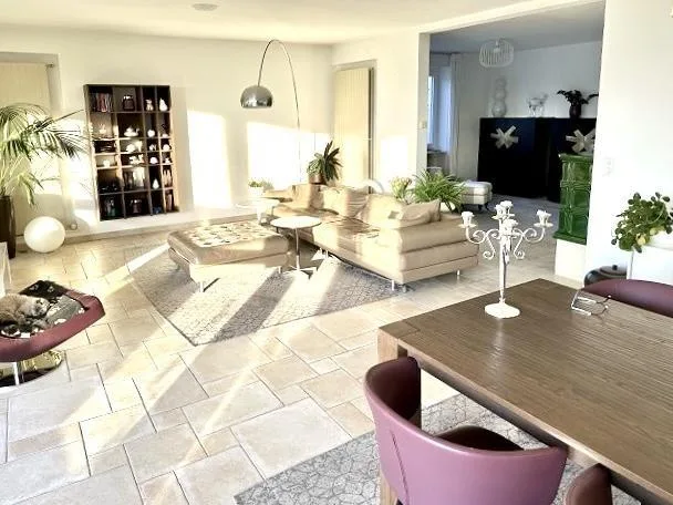 Landhaus mit 2 Wohnungen an Alleinlage mit viel Land / villa con 2 ...