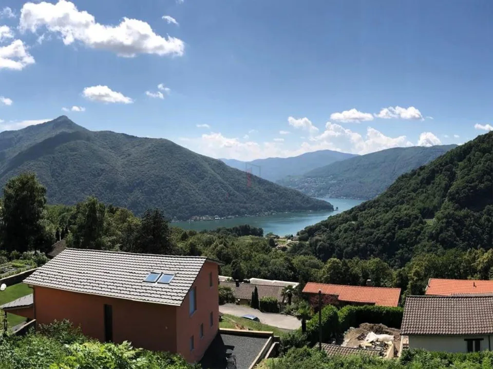 COSTRUISCI LA TUA CASA VISTA LAGO