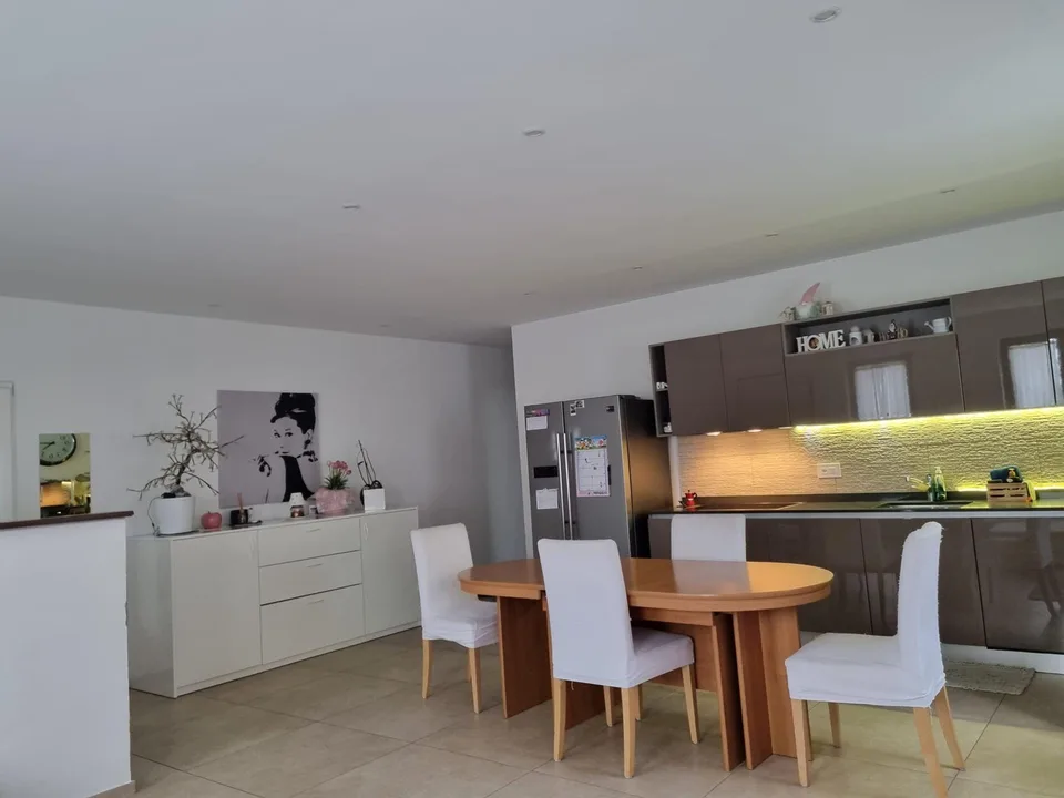 3,5-Zimmer-Wohnung in einem Innenhof in Coldrerio