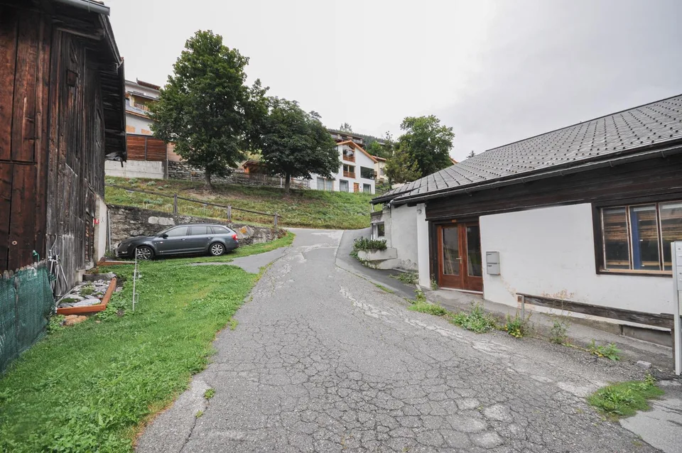 "Charmante 4.5-Zimmer-Wohnung mit Garage in Scuol (Sent)"