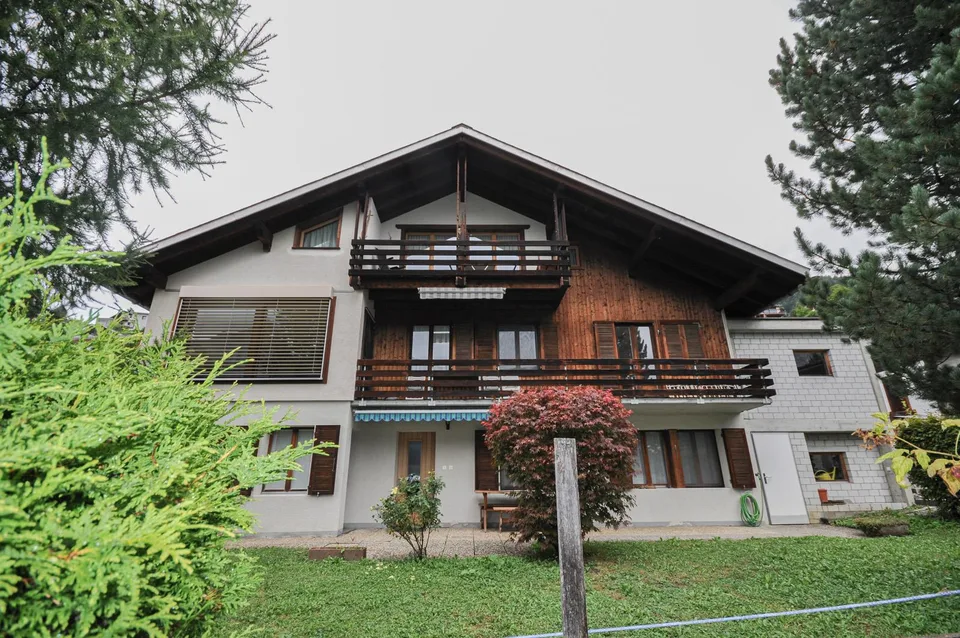 "Charmante 4.5-Zimmer-Wohnung mit Garage in Scuol (Sent)"