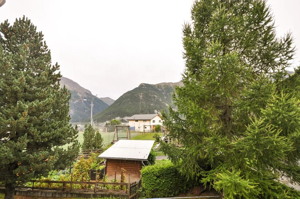 "Charmante 4.5-Zimmer-Wohnung mit Garage in Scuol (Sent)" – foto 15 di 26