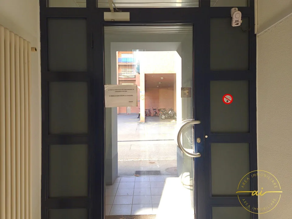 UFFICIO A POCHI PASSI DAL CENTRO DI CHIASSO