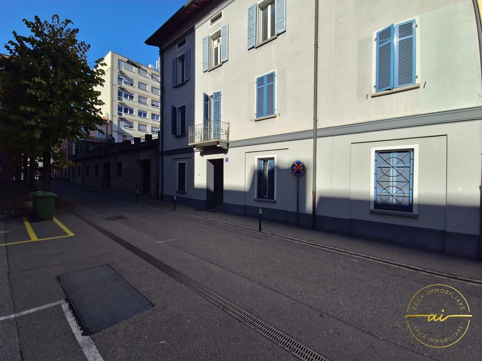 UFFICIO A POCHI PASSI DAL CENTRO DI CHIASSO