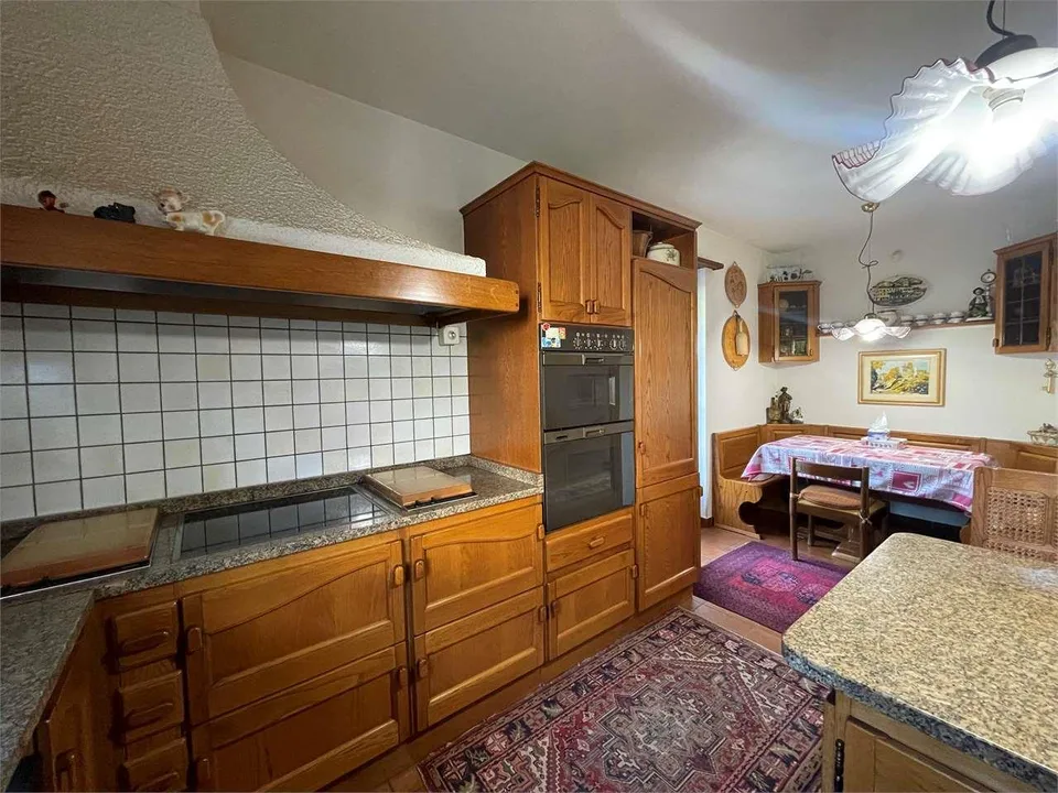 Villa bifamiliare a Stabio con ampio giardino privato – foto 6 di 13