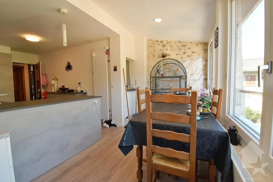 Immeuble de 3 ou 4 appartements avec une grange et un garage inclus !