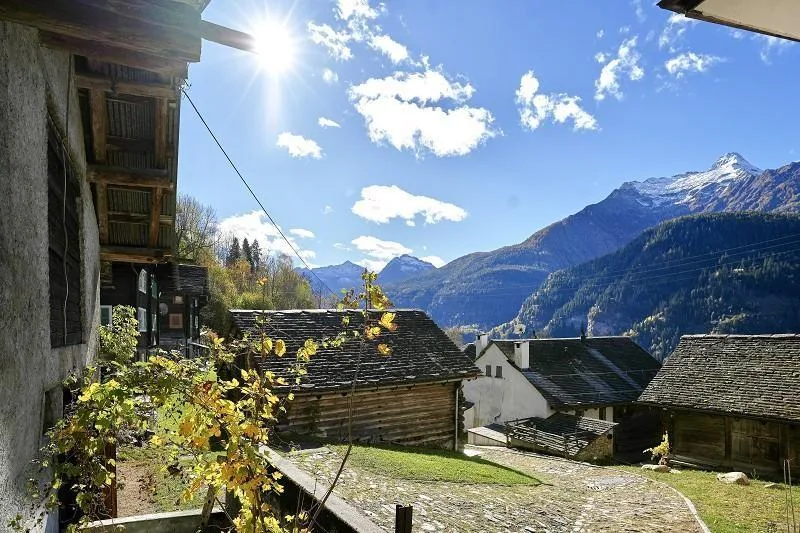 3-Zimmer-Rustico zum Ausbaubewilligung an sehr ruhiger, sonniger Au... – Foto 11 von 16