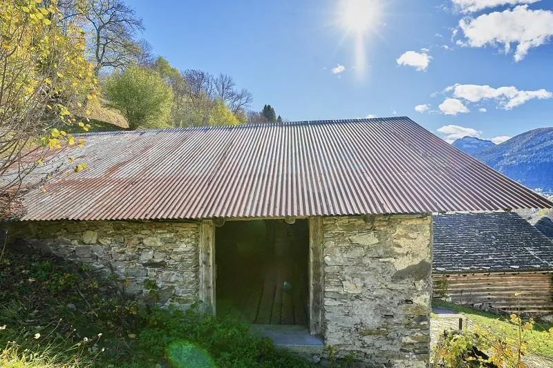 3-Zimmer-Rustico zum Ausbaubewilligung an sehr ruhiger, sonniger Au...